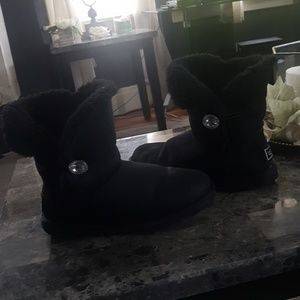 UGG Bailey Button Bling